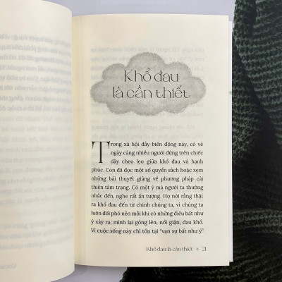 Sách - Hoa tàn rực rỡ