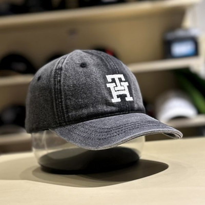 Nón kết, mũ lưỡi trai Tom phối vải jeans form đẹp thời trang đường phố