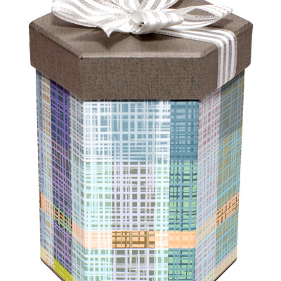 HỘP QUÀ LỤC GIÁC L010 - 10.5 X 15.5 CM - GIAO NGẪU NHIEN