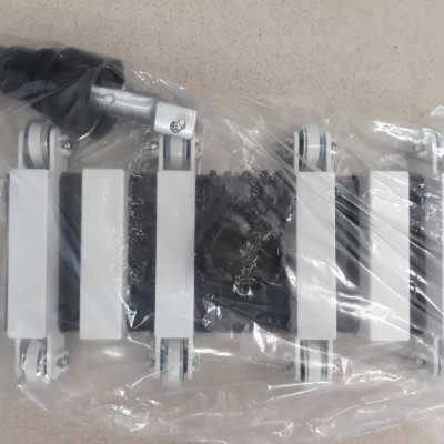 Bàn hút 8 bánh xe  hồ bơi inox màu trắng đen dài 35cm BHHBINOX15