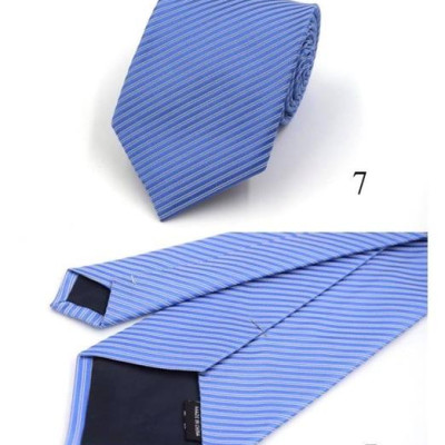 Cà vạt kẻ xéo 8cm dành cho các bác trung niên