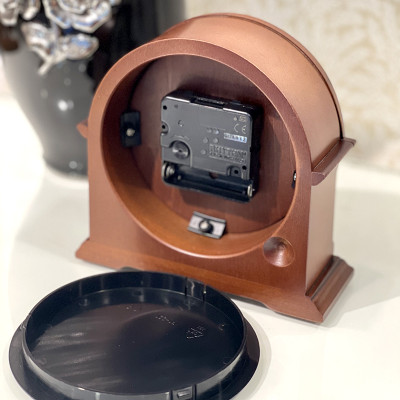 Đồng hồ để bàn Nhật Bản Rhythm CRG109NR06 Kt 15.0 x 15.3 x 5.5cm, 375g. Vỏ gỗ. Dùng Pin.