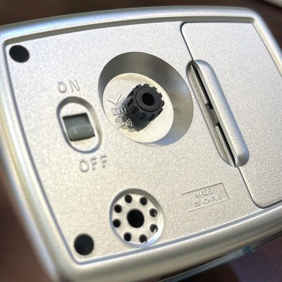 Đồng hồ Rhythm CRE222NR04 Kt 9.1 x 7.2 x 4.4cm, 95g. Vỏ nhựa. Dùng Pin.