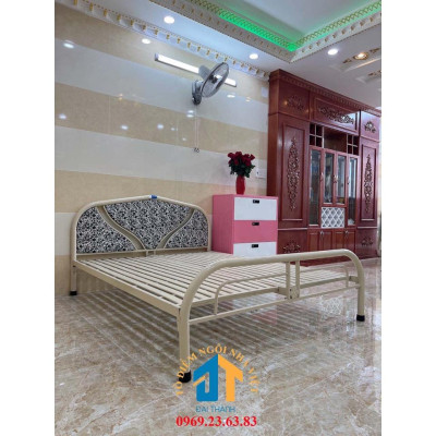 Giường sắt 1m6 x 2m bảo hành 1 năm màu kem