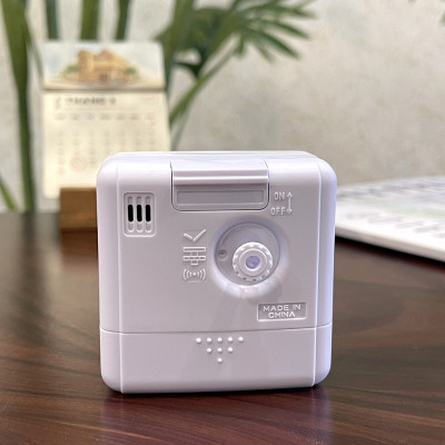 Đồng hồ Rhythm CRE211NR03. Kt 5.7 x 5.9 x 3.3cm, 55g. Vỏ nhựa. Dùng Pin.