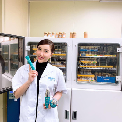 Tinh Chất Dưỡng Căng Mướt, Làm Dịu và Phục Hồi Da Hydrating Toner Essence ONYX 200ml