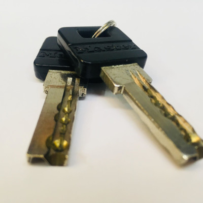 KHÓA MASTER LOCK INOX BẢO VỆ PAD CỦA 550EURD