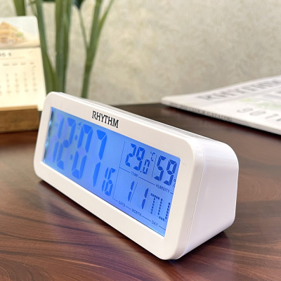 Đồng hồ để bàn báo thức Rhythm LCT107NR03 – KT 14.8 x 5.7 x 4.7cm / 132g. Vỏ nhựa. Dùng Pin