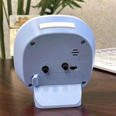 Đồng hồ Rhythm 8RE674WR04 – Kt 10.0 x 10.3 x 5.7cm, 110g. Vỏ nhựa, dùng PIN