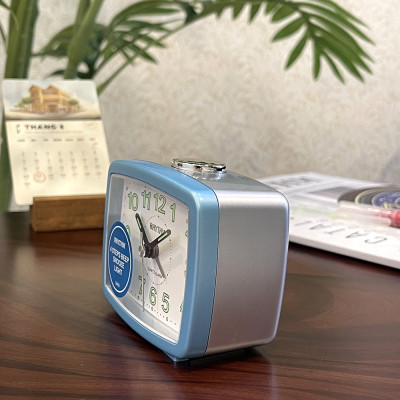 Đồng hồ Rhythm CRE222NR04 Kt 9.1 x 7.2 x 4.4cm, 95g. Vỏ nhựa. Dùng Pin.