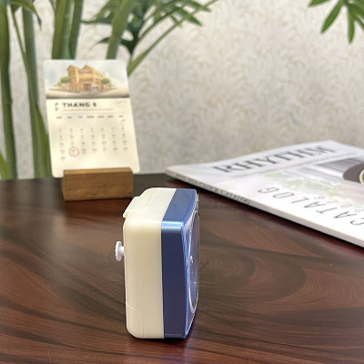 Đồng hồ Rhythm CRE211NR04. Kt 5.7 x 5.9 x 3.3cm, 55g. Vỏ nhựa. Dùng Pin.