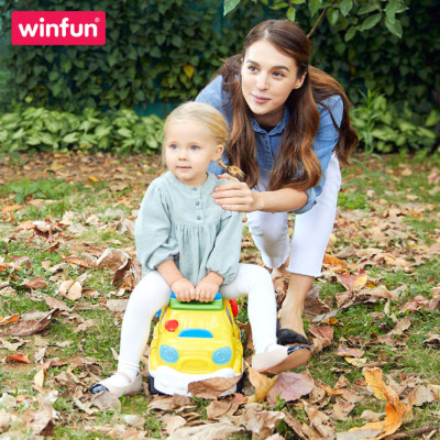 Xe tải chòi chân kèm bộ sưu tập động vật hoang dã có nhạc Winfun 0864