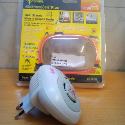 Máy đuổi muỗi, côn trùng bằng sóng siêu âm IntellSafe cắm điện