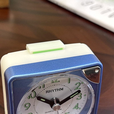 Đồng hồ Rhythm CRE211NR04. Kt 5.7 x 5.9 x 3.3cm, 55g. Vỏ nhựa. Dùng Pin.