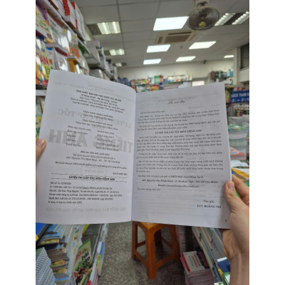 Sách - luyện thi cấp tốc môn tiếng anh (dùng chung các bộ sgk hiện hành)