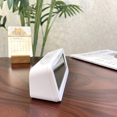 Đồng hồ để bàn báo thức Rhythm LCT107NR03 – KT 14.8 x 5.7 x 4.7cm / 132g. Vỏ nhựa. Dùng Pin