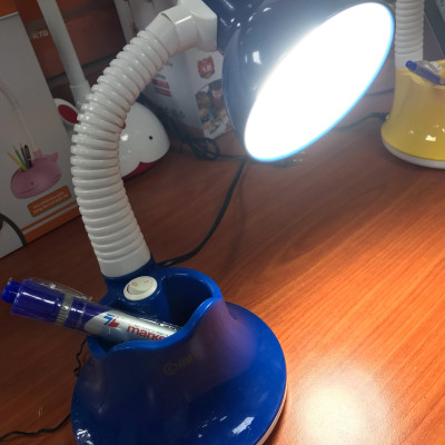 Đèn Bàn Comet CT413