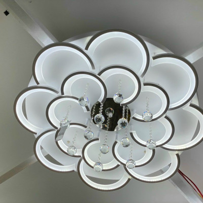 Đèn ốp trần, đèn led mâm ốp trần cánh hoa mai pha lê ( 16 cánh) 3 chế độ ánh sáng, có điều khiển từ xa