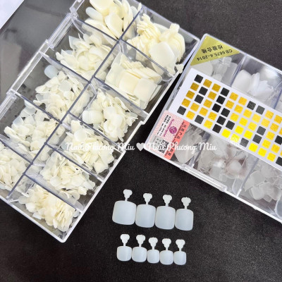 Hộp 500 Móng Úp Chân HSM Nhựa Dẻo Làm Nail, Siêu Bám Keo, Trong Suốt Và Trắng Đục Chất Lượng Cao, Tiện Lợi Cho Tiệm Nail giả