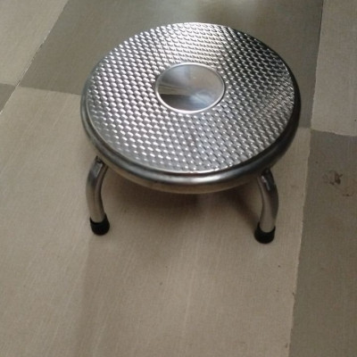 Ghế Thấp Inox, Ghế Ngồi Xổm, Ghế Nhặt Rau Đa Năng Kích Thước 25 Cm 4 Chân Có 4 Nút Cao Su Chống Trượt
