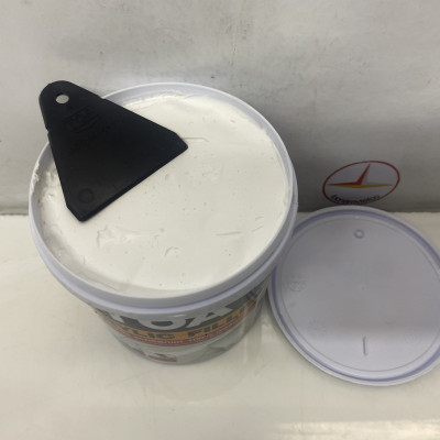 Keo xử lý nứt tường, trám vá lỗ đinh TOA Acrylic Filler 1 kg/Lon