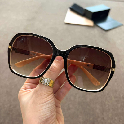 Kính râm nữ thời trang sành điệu phong cách Hàn Quốc