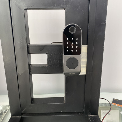 Khóa cổng RL-067 dùng thẻ ,vân tay, mật khẩu , smartphone - Glaze