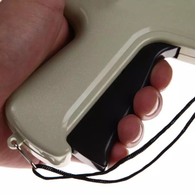 Súng bắn mác, dây rút quần áo