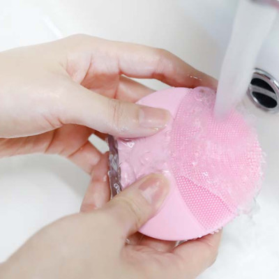 Máy Rửa Mặt Massage Tích Hợp Sóng Âm MINIIN - Forever - Facial Cleansing & Massaging Device