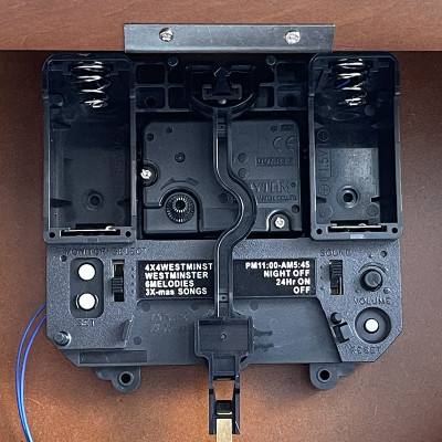 Đồng hồ treo tường Nhật Bản Rhythm CMJ529NR06 Kt 26.3 x 85.5 x 10.1cm, 3.85kg. Vỏ gỗ. Dùng Pin.