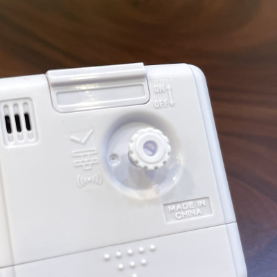 Đồng hồ Rhythm CRE211NR03. Kt 5.7 x 5.9 x 3.3cm, 55g. Vỏ nhựa. Dùng Pin.