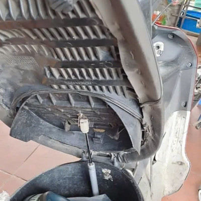 Cây chống nâng yên xe máy (ty pen yên)