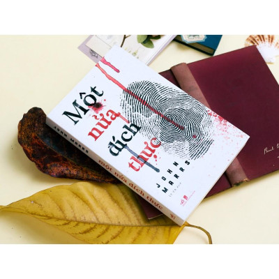 Sách - Một nửa đích thực