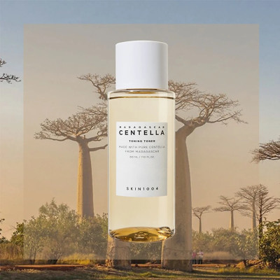 Nước hoa hồng rau má Skin1004 Madagascar Centella Asiatica Toning Toner 210ml