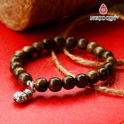 Vòng tay trầm tốc phối charm bạc túi tiền hạt 8mm - Ngọc Quý Gemstones