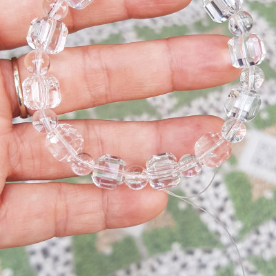  Vòng tay phong thuỷ nữ đá thạch anh trắng trong tự nhiên kiểu vuông giác tròn Size hạt vuông 10mm hạt tròn nhỏ 6mm Nữ mệnh kim mệnh Thủy đeo hợp may mắn tốt sức khoẻ công việc ạ