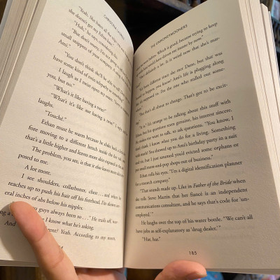 Sách - The Unhoneymooners: Hilarious Romantic Comedy by Christina Lauren / Contemporary Fiction / Ngoại văn Nhập khẩu