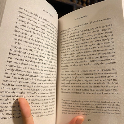 Sách - Storm in a Teacup: The Physics of Everyday Life by Helen Czerski | English Science Book