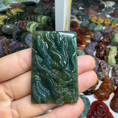 Mặt dây chuyền Rồng phong thủy đá ngọc băng tảo