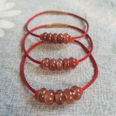 Vòng Tay 5 đồng tiền may mắn kiểu  đá thạch anh tóc đỏ tự nhiên dây đỏ tài lộc  nữ mệnh hỏa mệnh thổ đeo xinh đẹp ạ