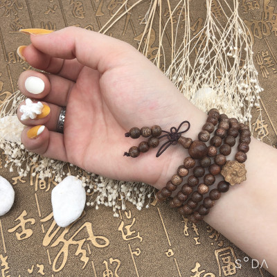 Vòng tay trầm hương 8mm 108 hạt phong thủy tự nhiên mùi hương thơm nhẹ