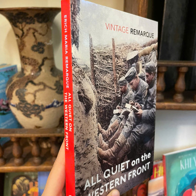 Sách - All Quiet on the Western Front by Erich Maria Remarque - English Novel