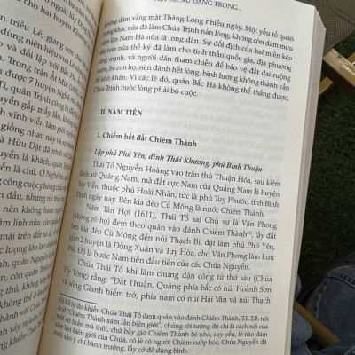 (Tái bản 2025) VIỆT SỬ: XỨ ĐÀNG TRONG 1558 - 1777 - Cuộc Nam Tiến Của Dân Tộc Việt Nam - Phan Khoang - Khai Tâm