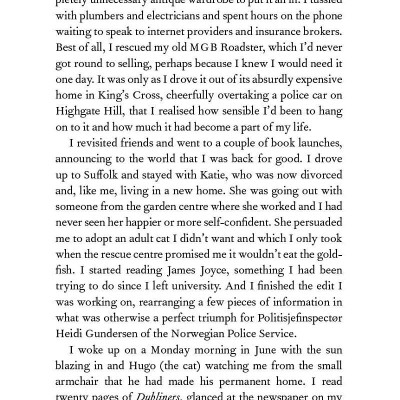 Sách ngoại văn: Marble Hall Murders