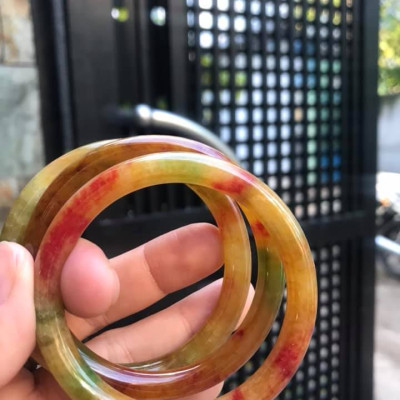 VÒNG CẨM THẠCH TỨ QUÝ NI 52MM MỚI ĐẸP  MÀU  TỨ QUÝ NỮ 50KG ĐẾN 62KG