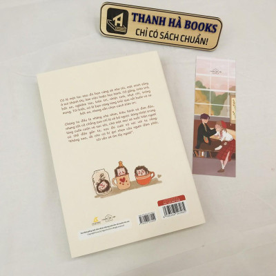 Sách - Em Thật Giống Một Chú Nhím, Nhưng Anh Vẫn Rất Muốn Ôm Em (Kèm Bookmark)