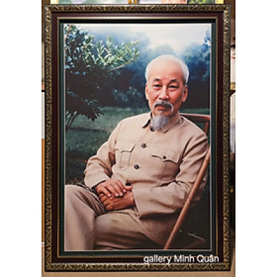 Ảnh bác Hồ ngồi ghế mây trong vườn hoa Phủ Chủ tịch- Hà Nội năm 1957