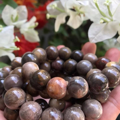 Vòng Gỗ Hóa Thạch Màu Vân Tự Nhiên Bóng Đẹp  Nam Đeo 14mm Màu Nâu Sáng Bóng Vàng Nhẹ  Nam đeo vào tay đẹp sang tốt rẻ nữa ạ