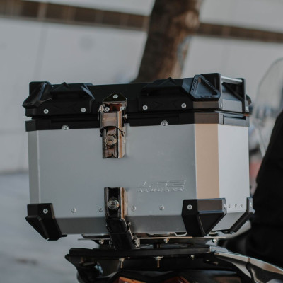 Thùng nhôm phía sau xe máy LS2