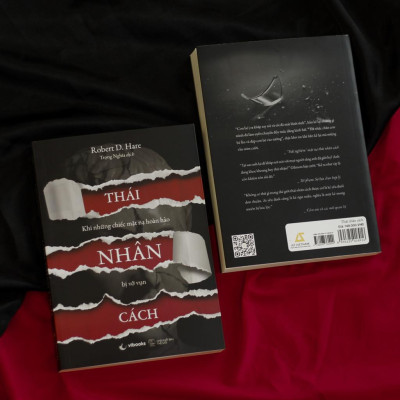 Sách Thái Nhân Cách: Khi Những Chiếc Mặt Nạ Hoàn Hảo Bị Vỡ Vụn  - Bản Quyền